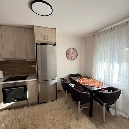 Holiday home νest Ardani
